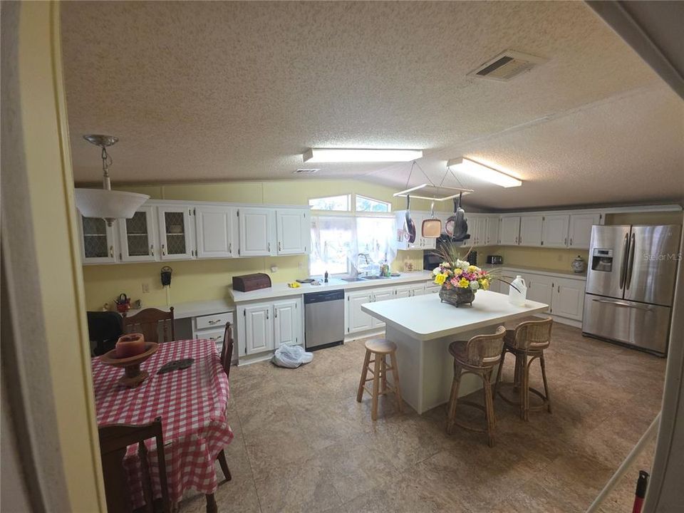 待售: $269,000 (3 贝兹, 2 浴室, 1839 平方英尺)