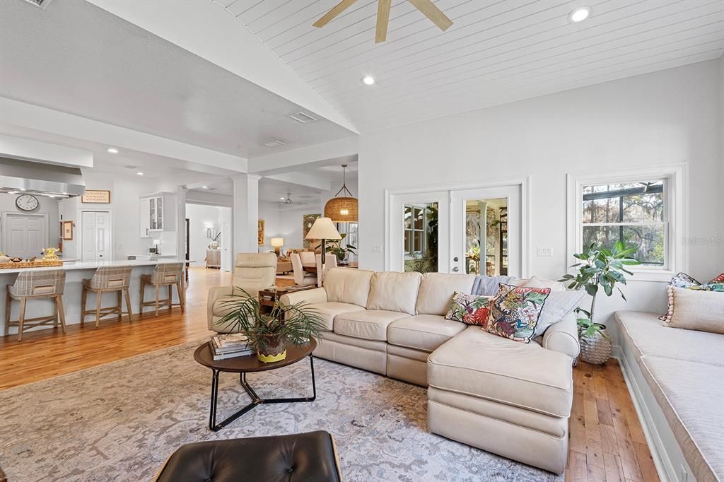 For Sale: $2,500,000 (4 beds, 3 baths, 3664 Square Feet)