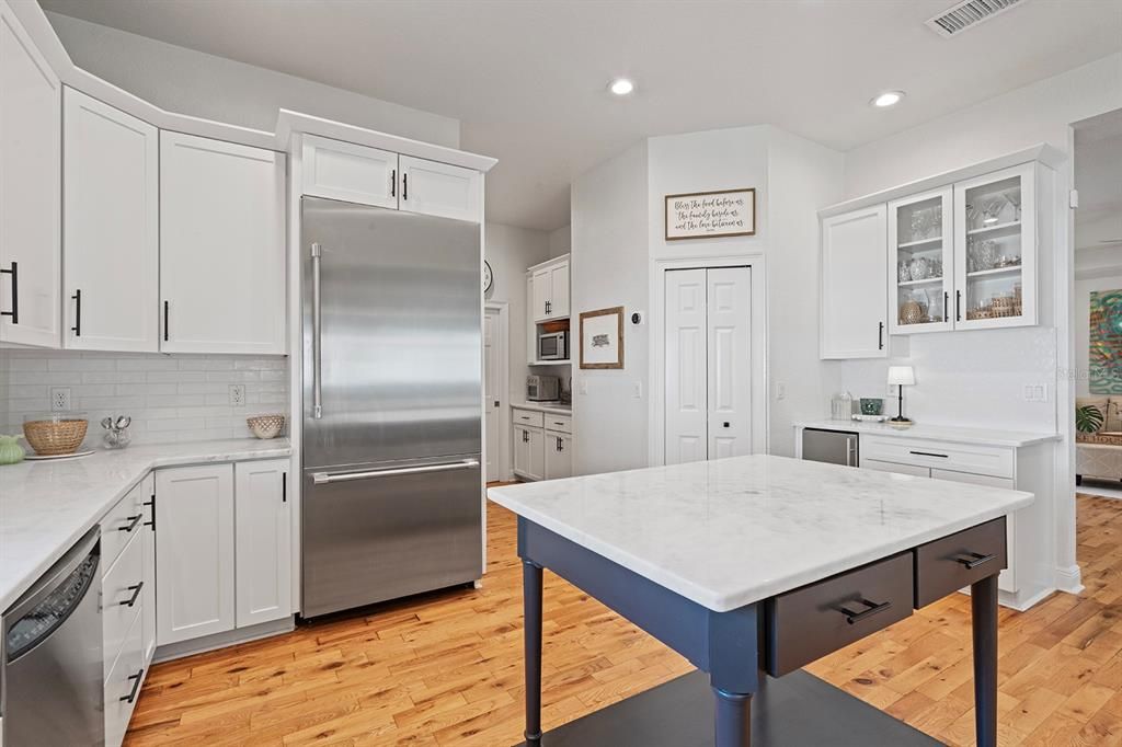 For Sale: $2,500,000 (4 beds, 3 baths, 3664 Square Feet)