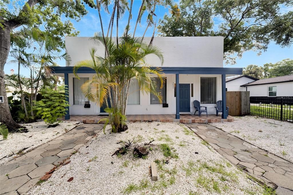 For Sale: $550,000 (4 beds, 0 baths, 1901 Square Feet)