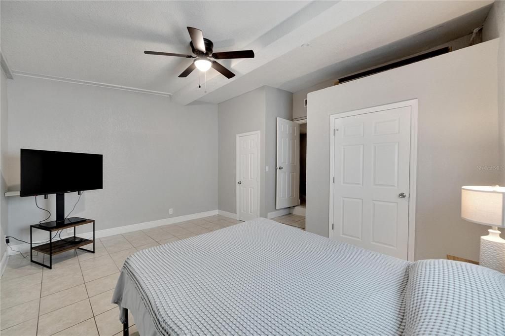 For Sale: $550,000 (4 beds, 0 baths, 1901 Square Feet)