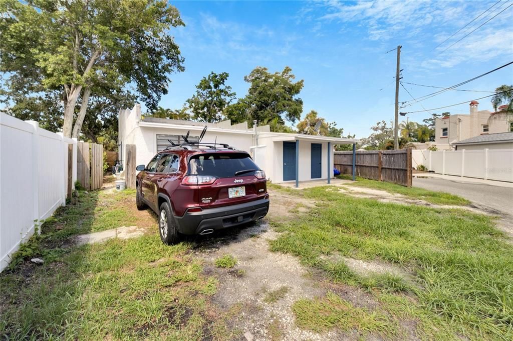 For Sale: $550,000 (4 beds, 0 baths, 1901 Square Feet)