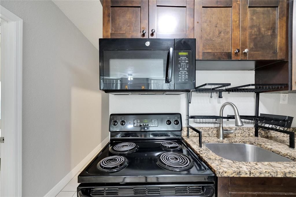 For Sale: $550,000 (4 beds, 0 baths, 1901 Square Feet)