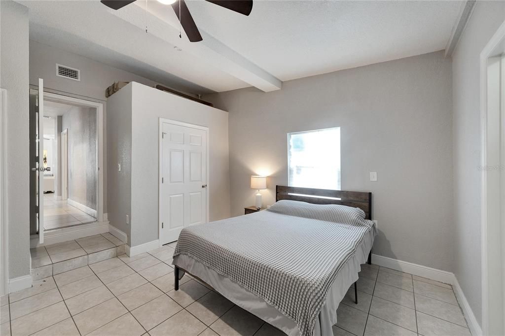 For Sale: $550,000 (4 beds, 0 baths, 1901 Square Feet)