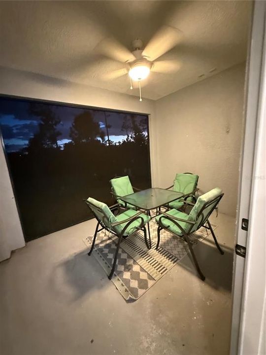 В аренду: $1,800 (2 спален, 2 ванн, 1297 Квадратных фут)