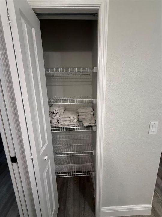 В аренду: $1,800 (2 спален, 2 ванн, 1297 Квадратных фут)