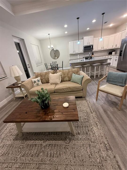 В аренду: $1,800 (2 спален, 2 ванн, 1297 Квадратных фут)