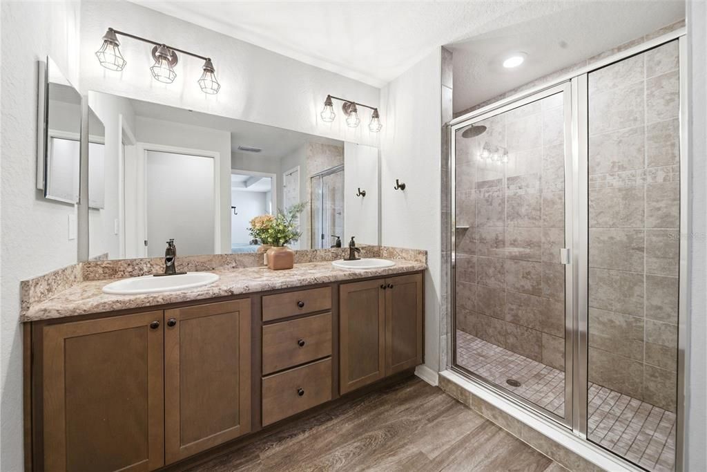 待售: $315,000 (4 贝兹, 2 浴室, 1819 平方英尺)