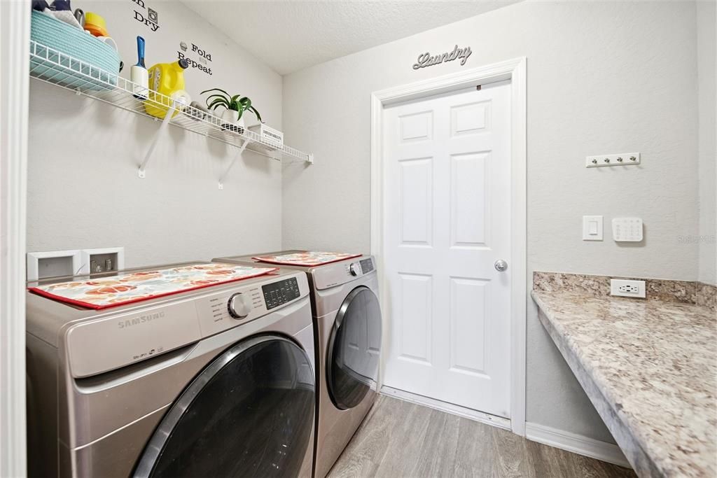 待售: $315,000 (4 贝兹, 2 浴室, 1819 平方英尺)