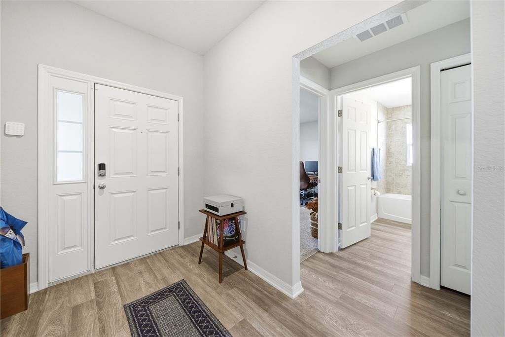 待售: $315,000 (4 贝兹, 2 浴室, 1819 平方英尺)