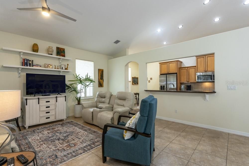 For Sale: $419,000 (2 beds, 2 baths, 1619 Square Feet)