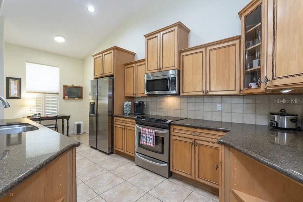 For Sale: $419,000 (2 beds, 2 baths, 1619 Square Feet)