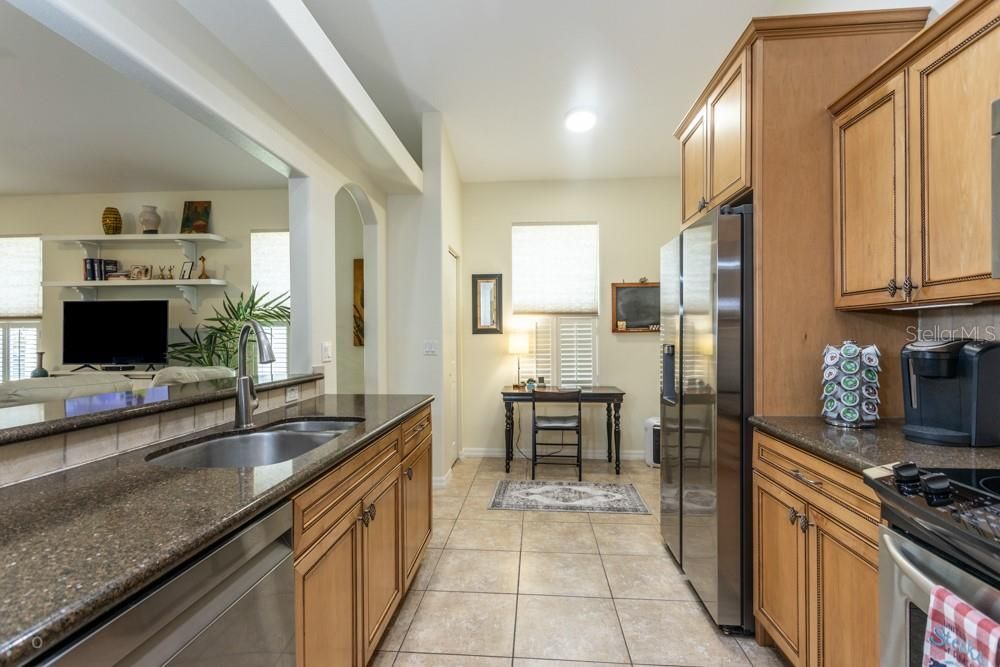 For Sale: $419,000 (2 beds, 2 baths, 1619 Square Feet)