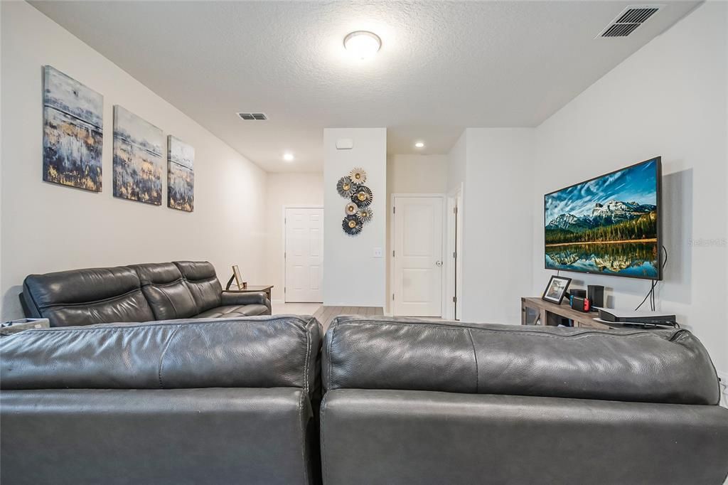 En Venta: $325,000 (3 camas, 2 baños, 1412 Pies cuadrados)