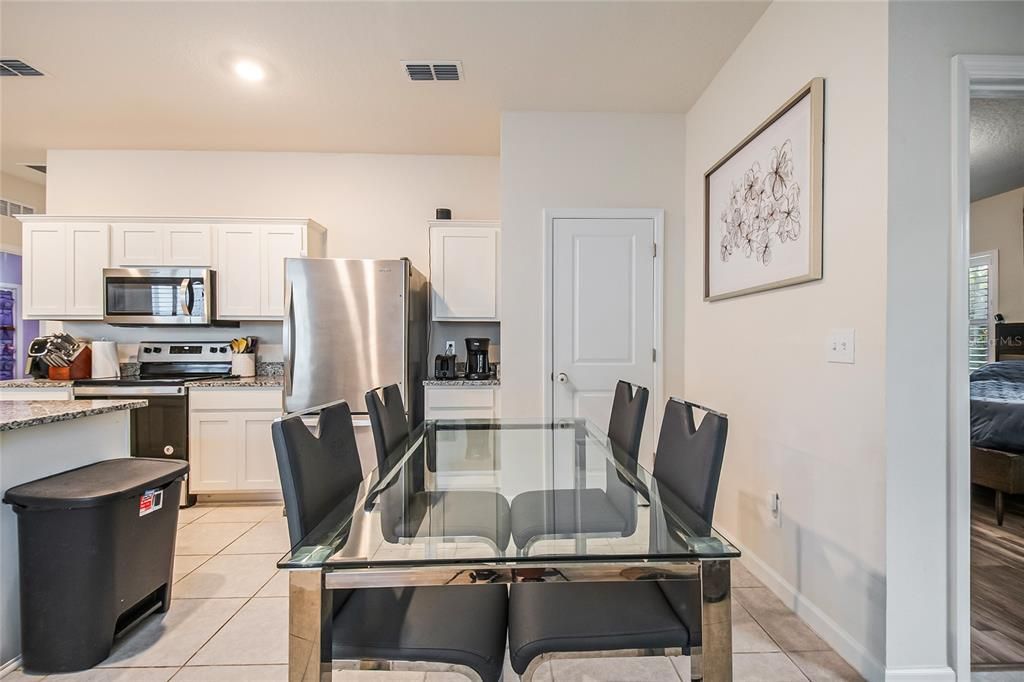 En Venta: $325,000 (3 camas, 2 baños, 1412 Pies cuadrados)