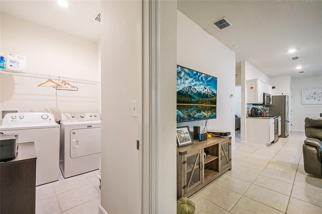 En Venta: $325,000 (3 camas, 2 baños, 1412 Pies cuadrados)