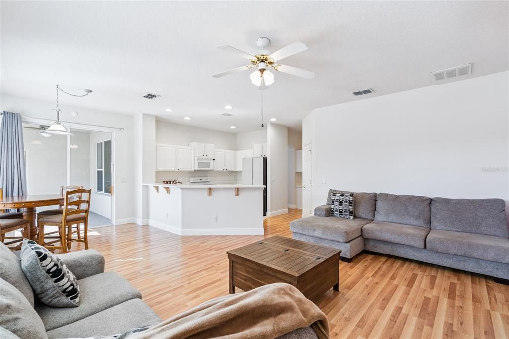 待售: $500,000 (4 贝兹, 3 浴室, 2262 平方英尺)