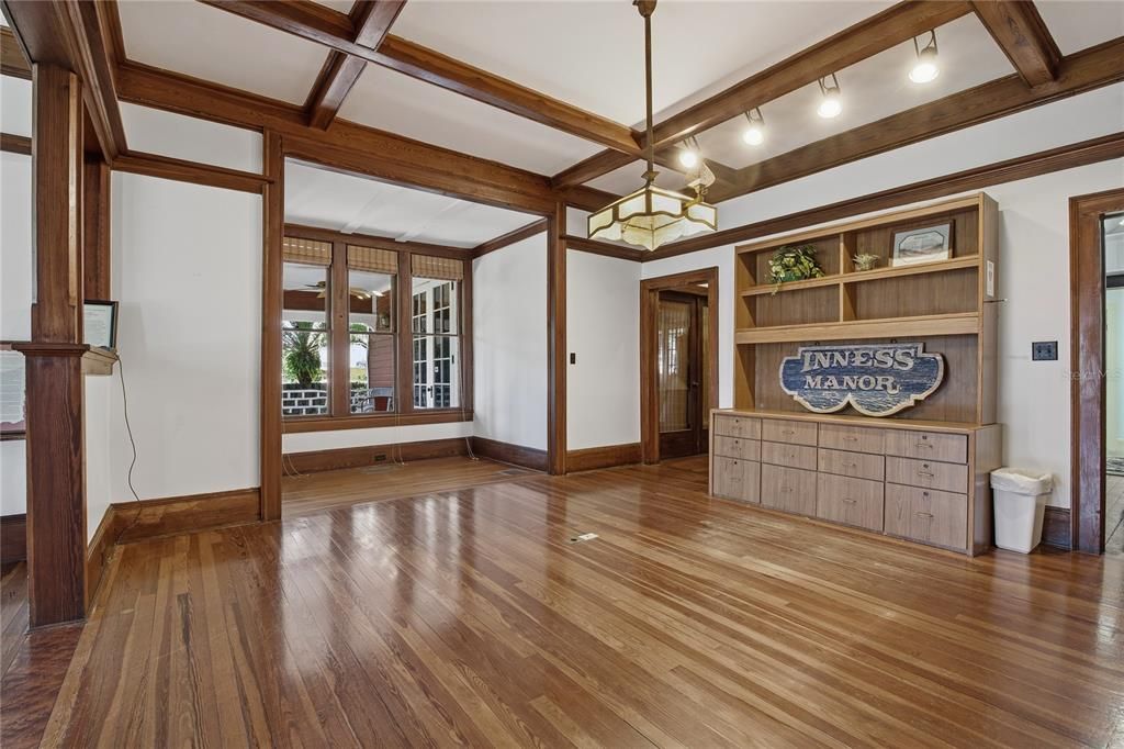 待售: $39,000 (0 贝兹, 0 浴室, 3300 平方英尺)