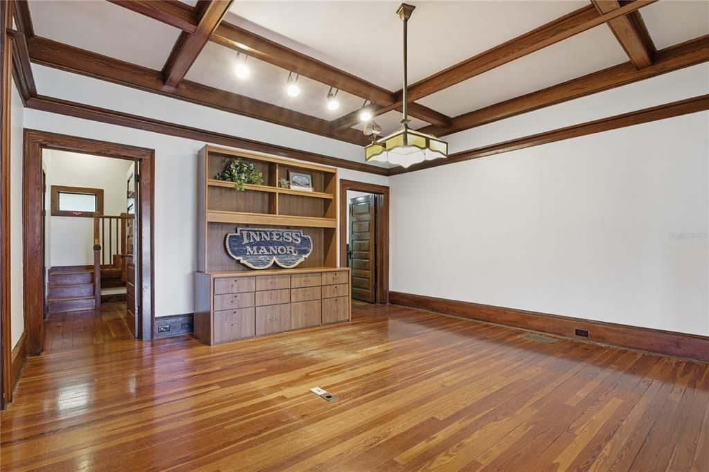 待售: $39,000 (0 贝兹, 0 浴室, 3300 平方英尺)