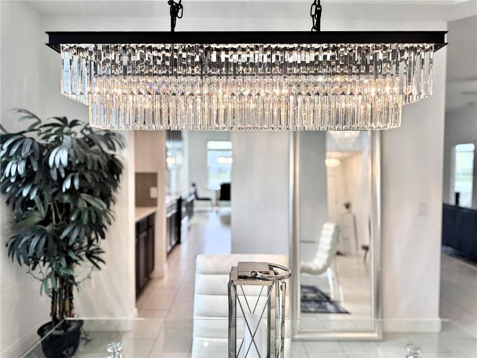 For Sale: $950,000 (5 beds, 3 baths, 3717 Square Feet)