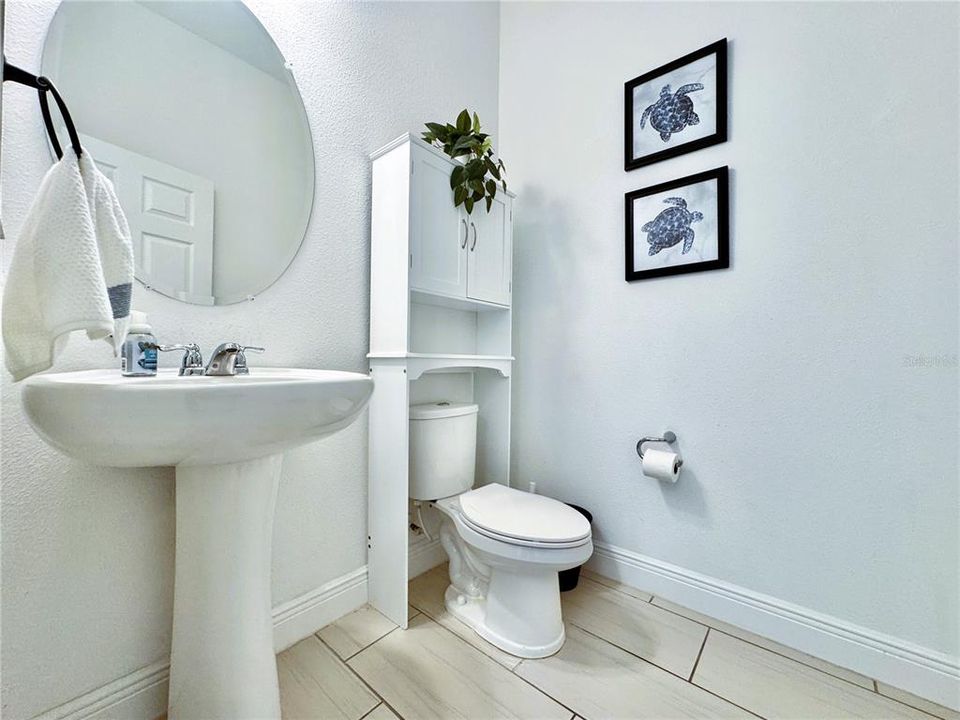 For Sale: $950,000 (5 beds, 3 baths, 3717 Square Feet)