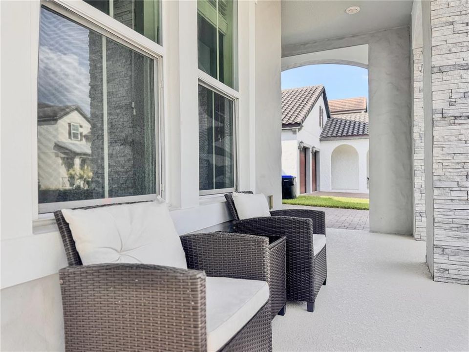 For Sale: $950,000 (5 beds, 3 baths, 3717 Square Feet)