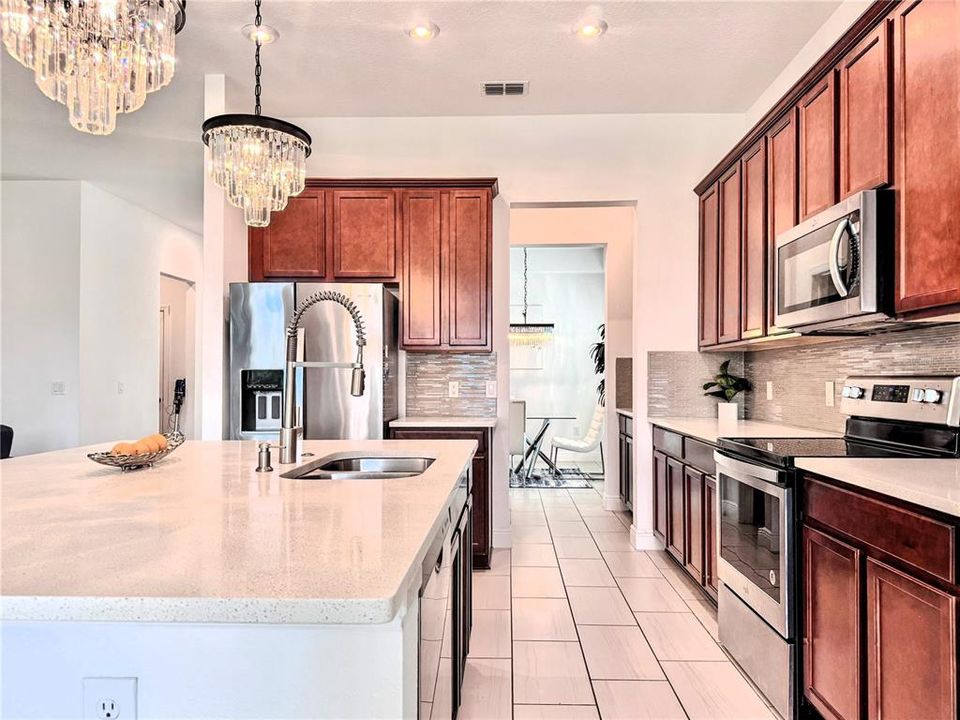 For Sale: $950,000 (5 beds, 3 baths, 3717 Square Feet)