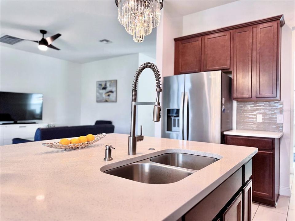 For Sale: $950,000 (5 beds, 3 baths, 3717 Square Feet)