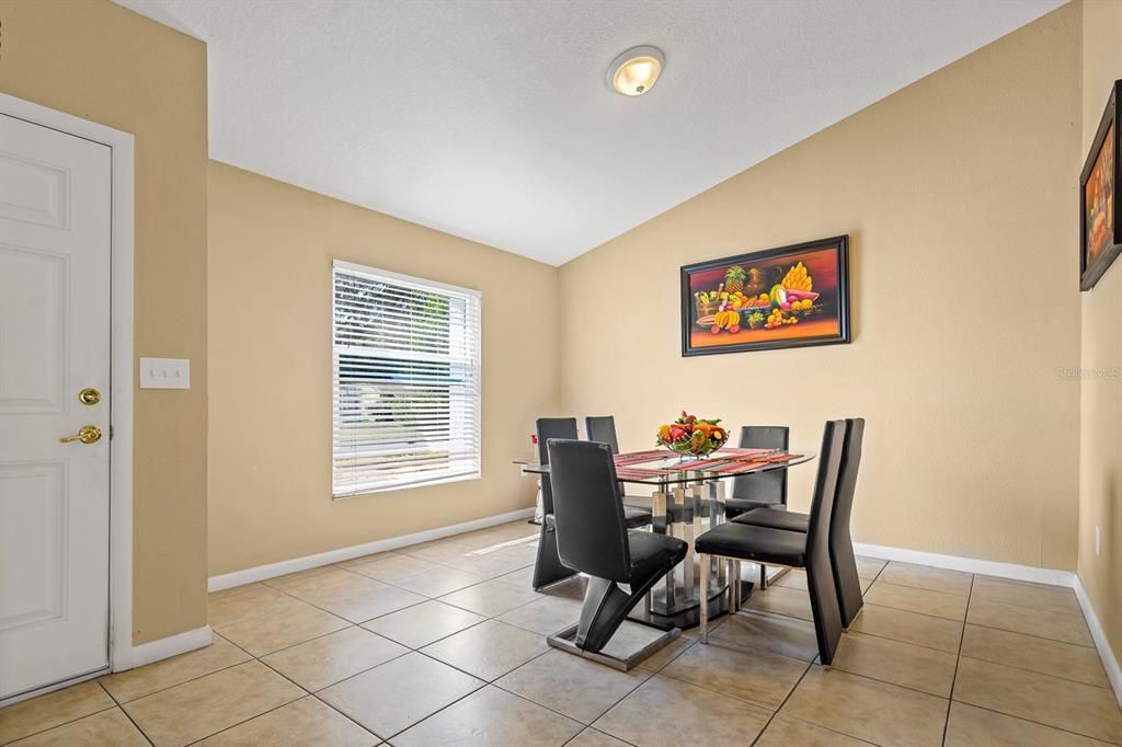 For Sale: $290,000 (3 beds, 2 baths, 1438 Square Feet)