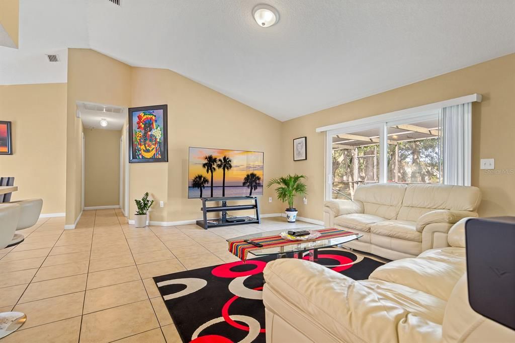 For Sale: $290,000 (3 beds, 2 baths, 1438 Square Feet)