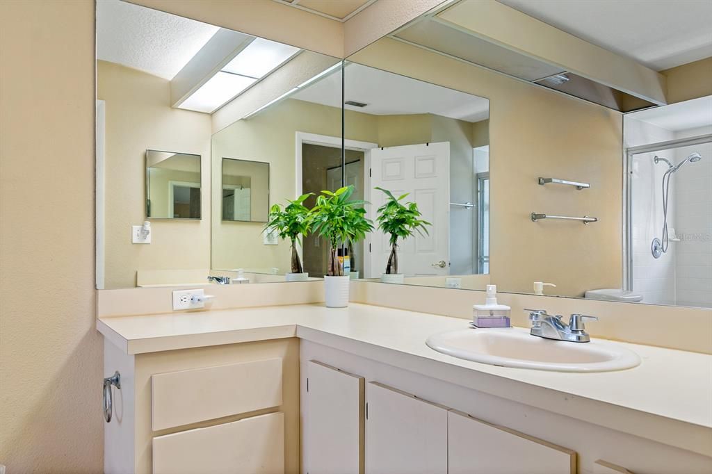 For Sale: $290,000 (3 beds, 2 baths, 1438 Square Feet)