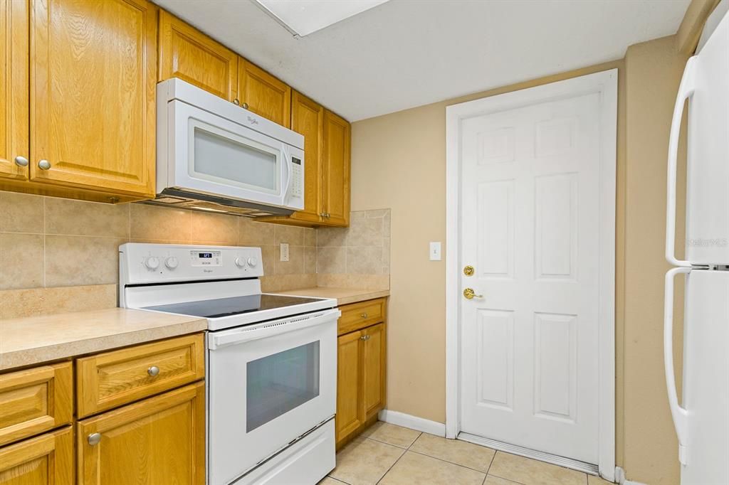 For Sale: $290,000 (3 beds, 2 baths, 1438 Square Feet)