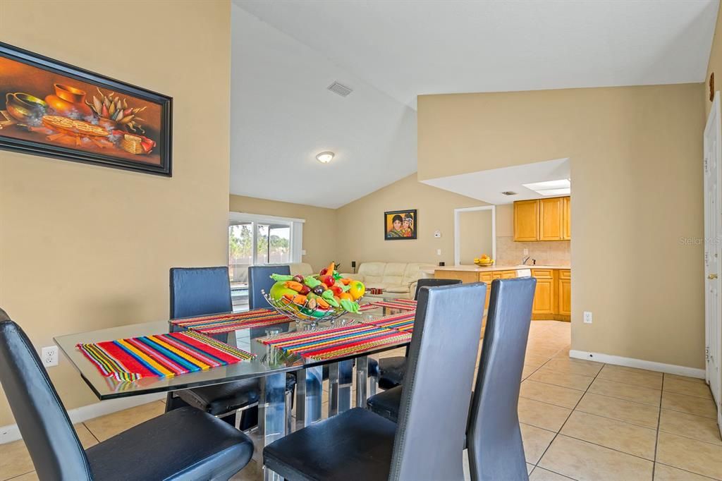 For Sale: $290,000 (3 beds, 2 baths, 1438 Square Feet)