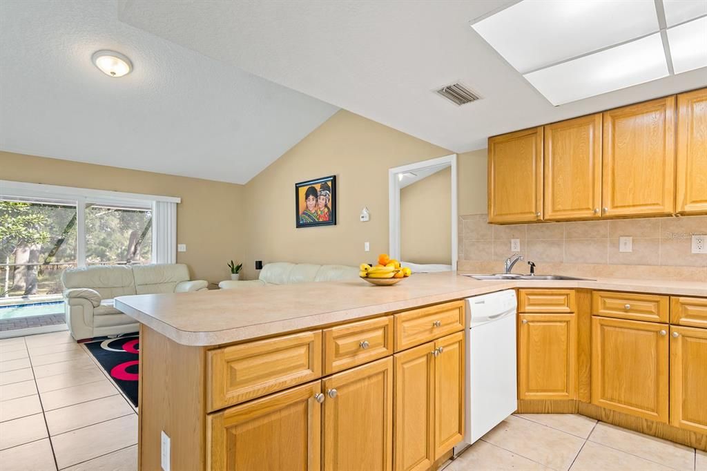 For Sale: $290,000 (3 beds, 2 baths, 1438 Square Feet)