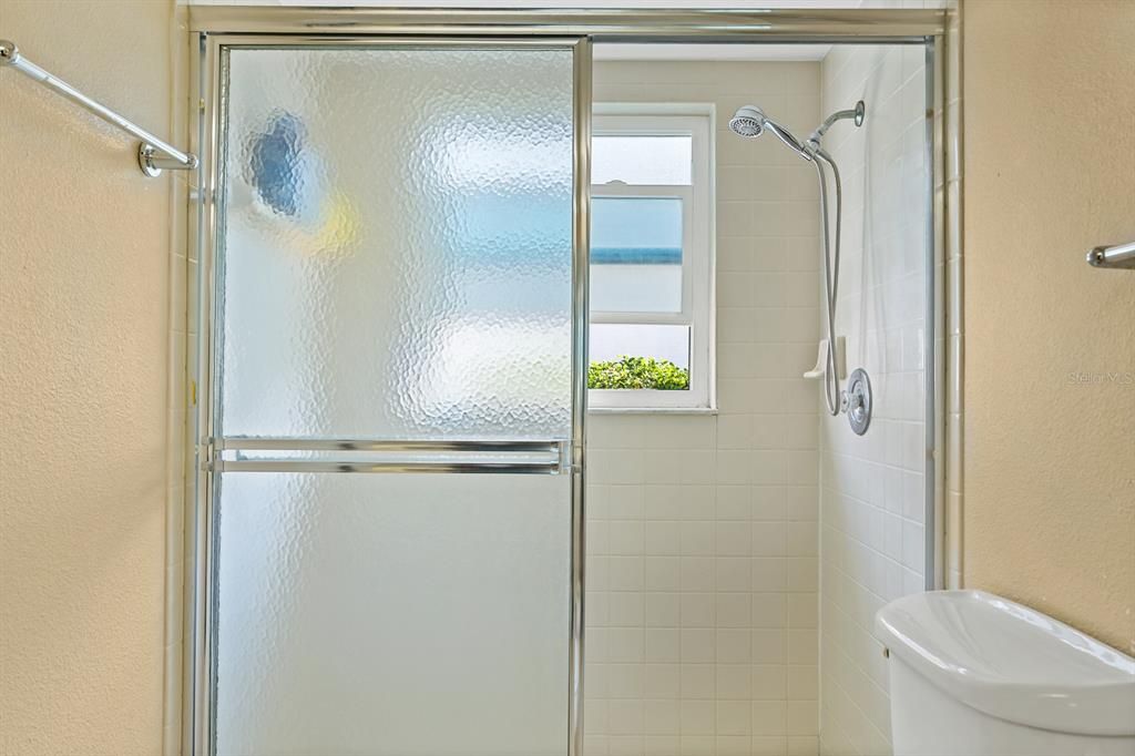 For Sale: $290,000 (3 beds, 2 baths, 1438 Square Feet)