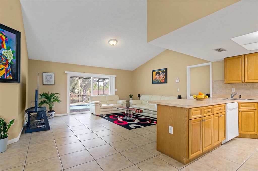 For Sale: $290,000 (3 beds, 2 baths, 1438 Square Feet)