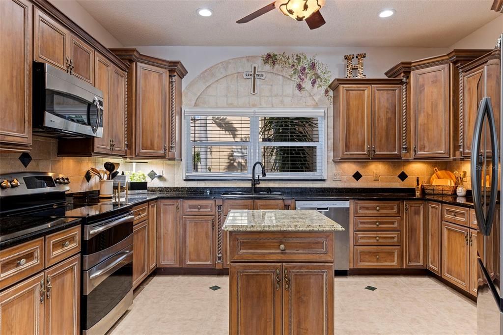 For Sale: $1,700,000 (4 beds, 4 baths, 3300 Square Feet)