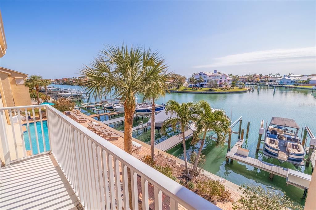 For Sale: $1,700,000 (4 beds, 4 baths, 3300 Square Feet)