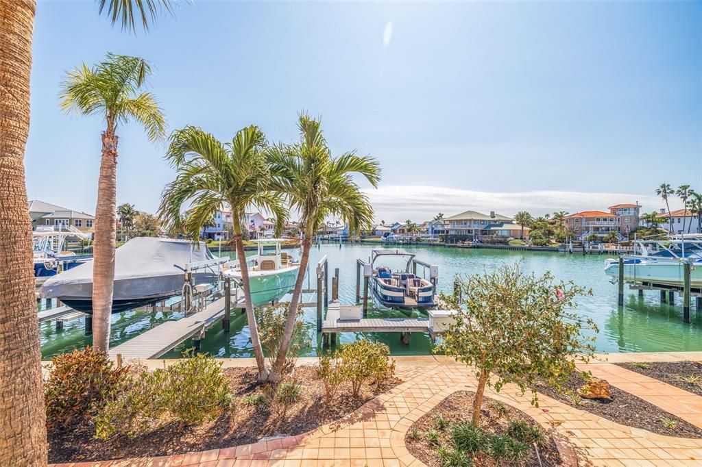 For Sale: $1,700,000 (4 beds, 4 baths, 3300 Square Feet)