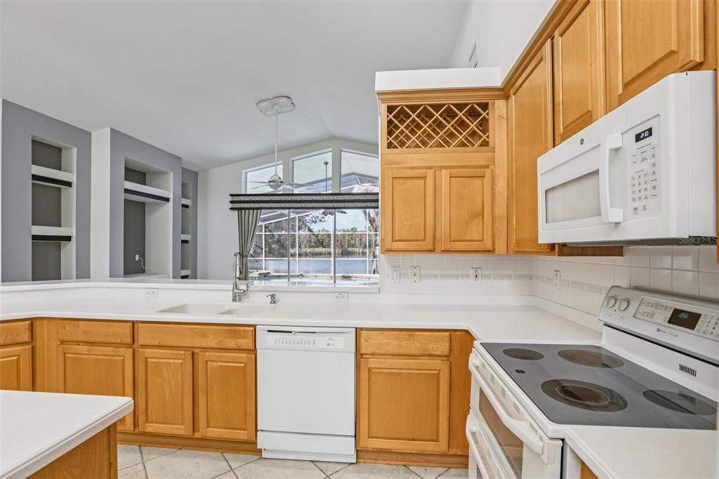 待售: $1,050,000 (4 贝兹, 3 浴室, 2534 平方英尺)