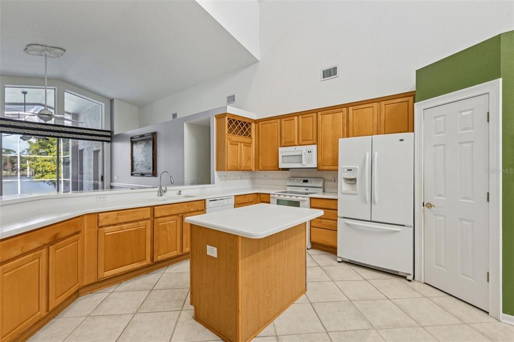 待售: $1,050,000 (4 贝兹, 3 浴室, 2534 平方英尺)