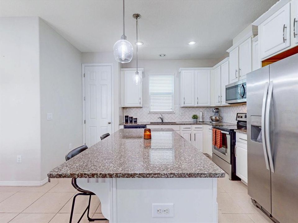 For Sale: $475,000 (3 beds, 2 baths, 2120 Square Feet)