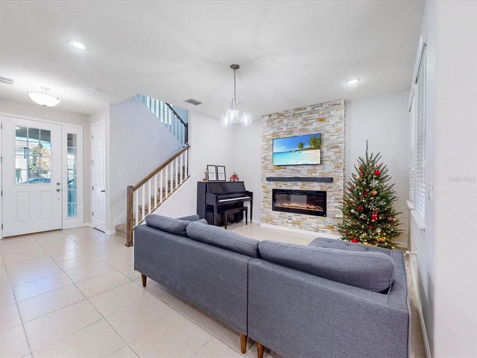 For Sale: $475,000 (3 beds, 2 baths, 2120 Square Feet)