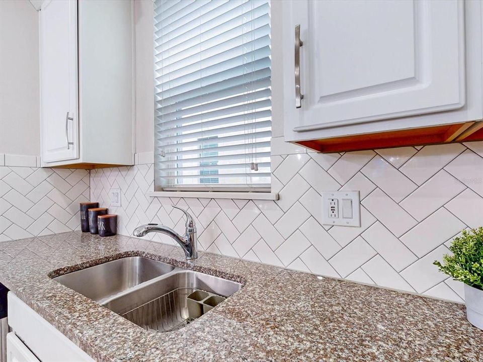 For Sale: $475,000 (3 beds, 2 baths, 2120 Square Feet)