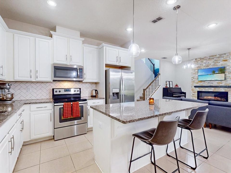 For Sale: $475,000 (3 beds, 2 baths, 2120 Square Feet)