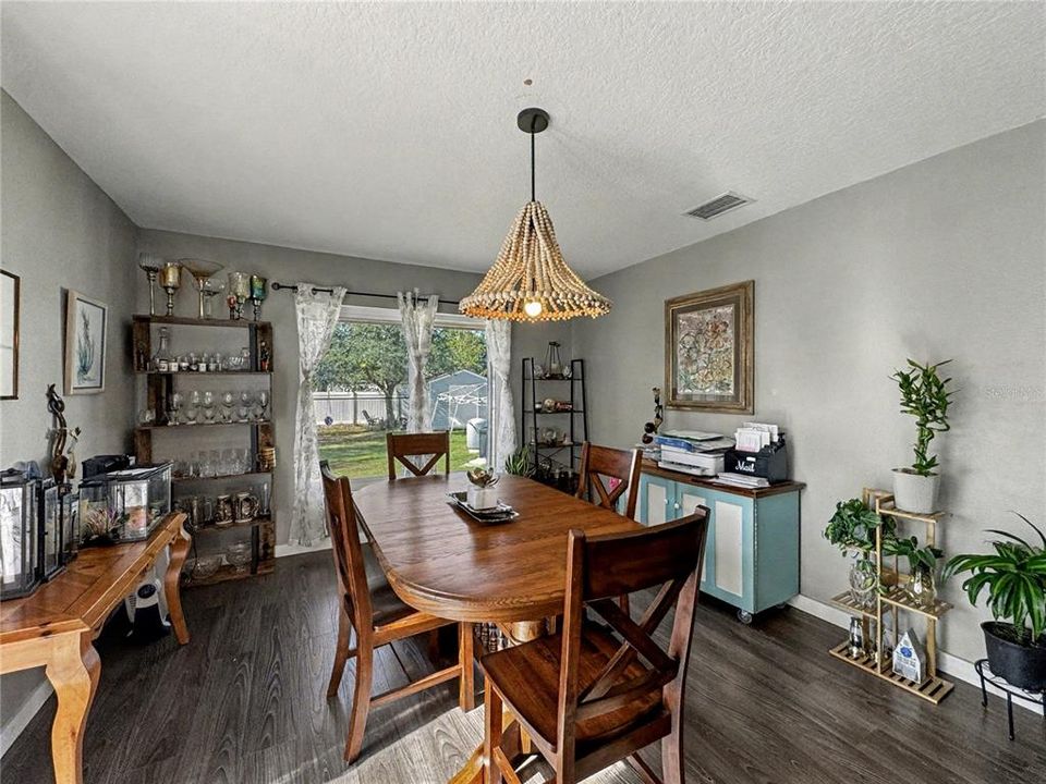 出租: $2,400 (3 贝兹, 2 浴室, 1572 平方英尺)