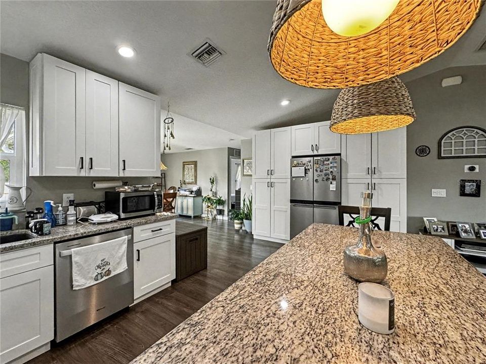 出租: $2,400 (3 贝兹, 2 浴室, 1572 平方英尺)