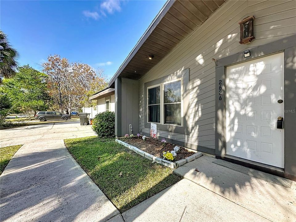 For Sale: $355,000 (6 beds, 2 baths, 2383 Square Feet)