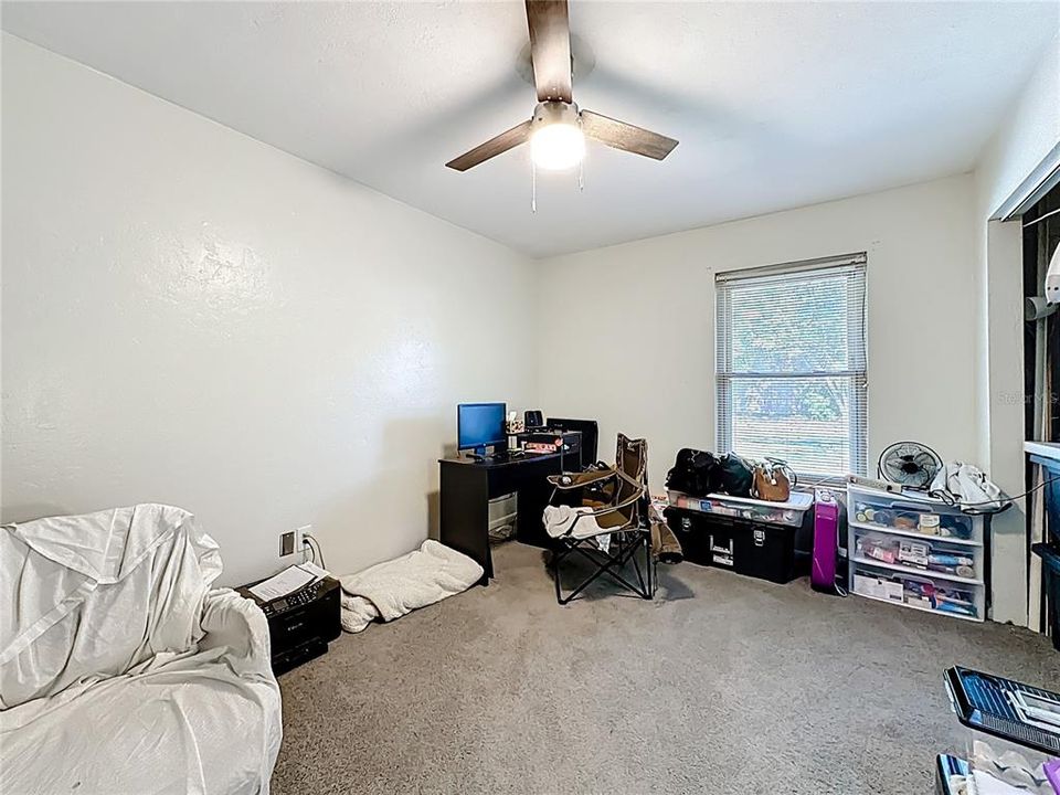 For Sale: $355,000 (6 beds, 2 baths, 2383 Square Feet)