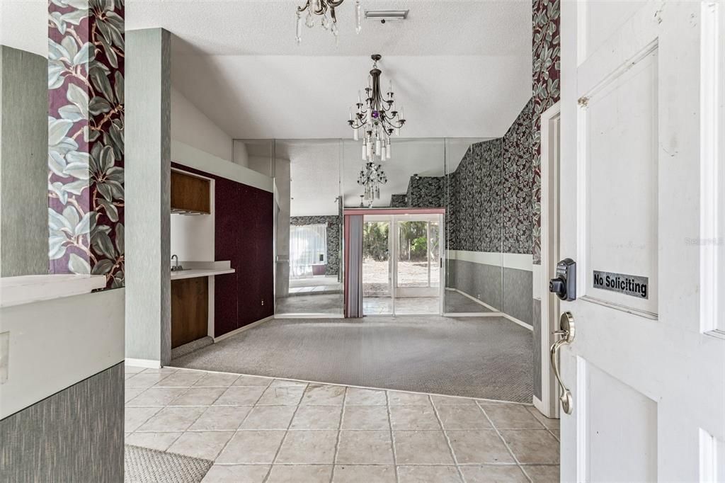 For Sale: $349,000 (4 beds, 2 baths, 2102 Square Feet)